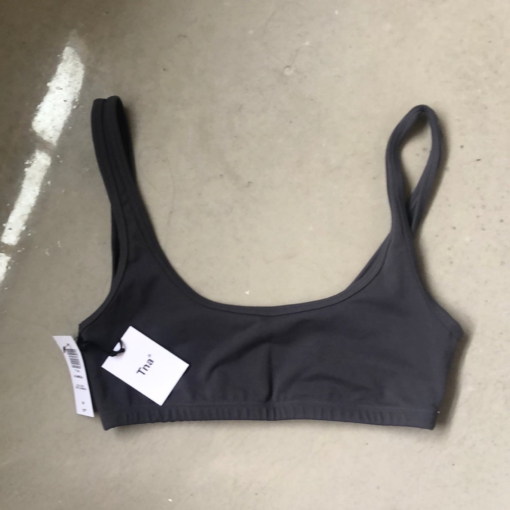 Aritzia sports bra